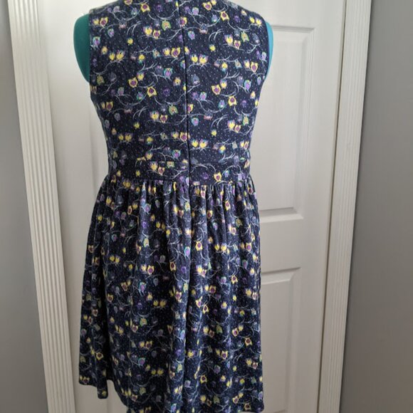 Dress - Picture 2 of 7